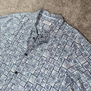 Tommy Bahama Blue Button Down Camp Shirt Mens XXL Hawaiian Shirt White Blue